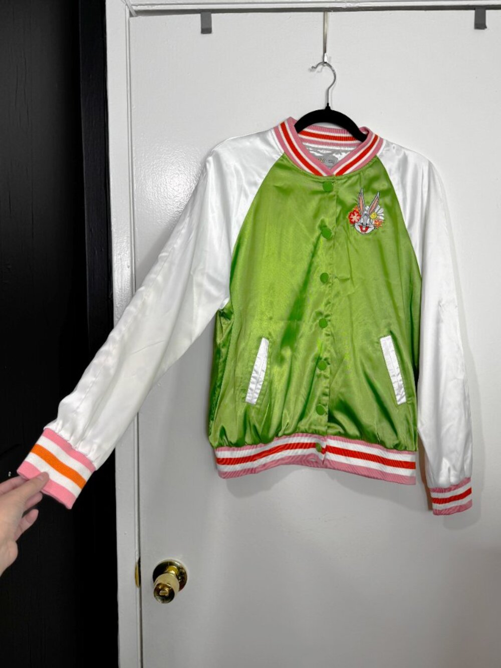 Unique Vintage - L - Looney Tunes Bugs Bunny Satin Bomber Jacket - Green & White - Picture 2 of 8